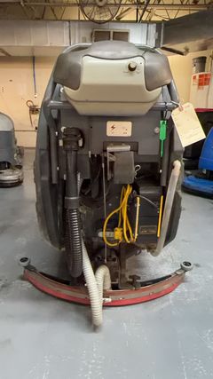 Nilfisk Advance Convertamatic 28C Floor Scrubber - Image 5