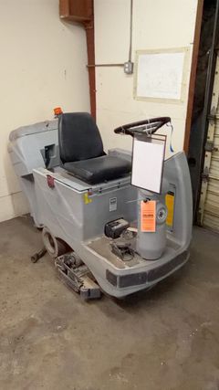 Industrial Ride-On Floor Scrubber - Image 16