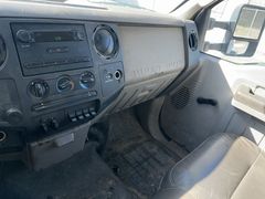 2009 Ford F-550 Utility Truck - Image 12