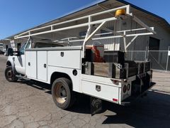 2009 Ford F-550 Utility Truck - Image 4