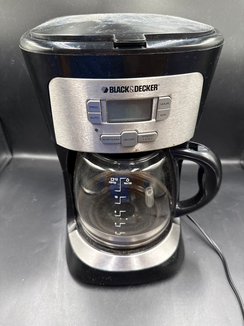 Black & Decker 12-Cup Programmable Drip Coffee Maker - Image 1