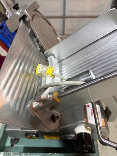 Commercial Grade Meat Slicer - Image 5