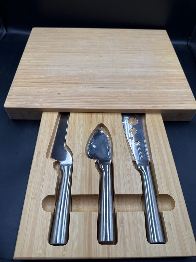Pinzon Bamboo Cheese Board with Stainless Steel Cutlery Set - Image 1