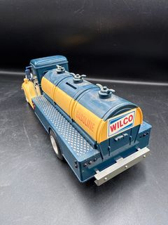 Wilco And Gate Gasoline Tankers With Texaco Gas Pump Lot - Image 5