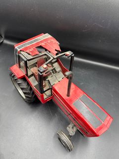 ERTL International 5088 Diecast Tractor With Farm Trailer - Image 3