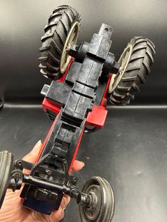 ERTL International 5088 Diecast Tractor With Farm Trailer - Image 5