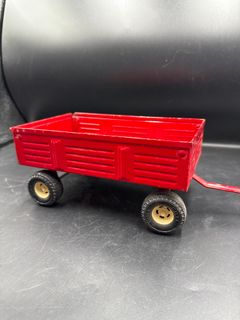 ERTL International 5088 Diecast Tractor With Farm Trailer - Image 6