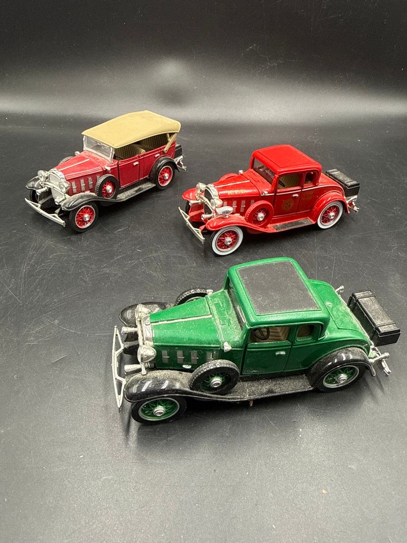 National Motor Museum Mint 1932 Chevy Die-Cast Car Trio - Image 1
