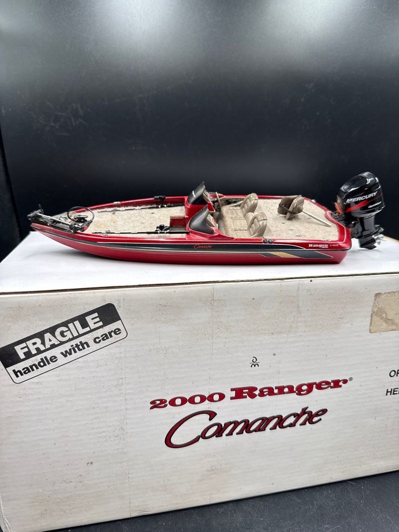 Danbury Mint 2000 Ranger Comanche 519VS Diecast Bass Boat - Image 1