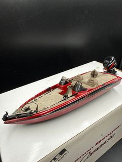 Danbury Mint 2000 Ranger Comanche 519VS Diecast Bass Boat - Image 2