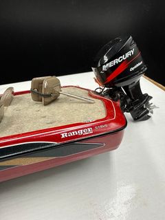 Danbury Mint 2000 Ranger Comanche 519VS Diecast Bass Boat - Image 4