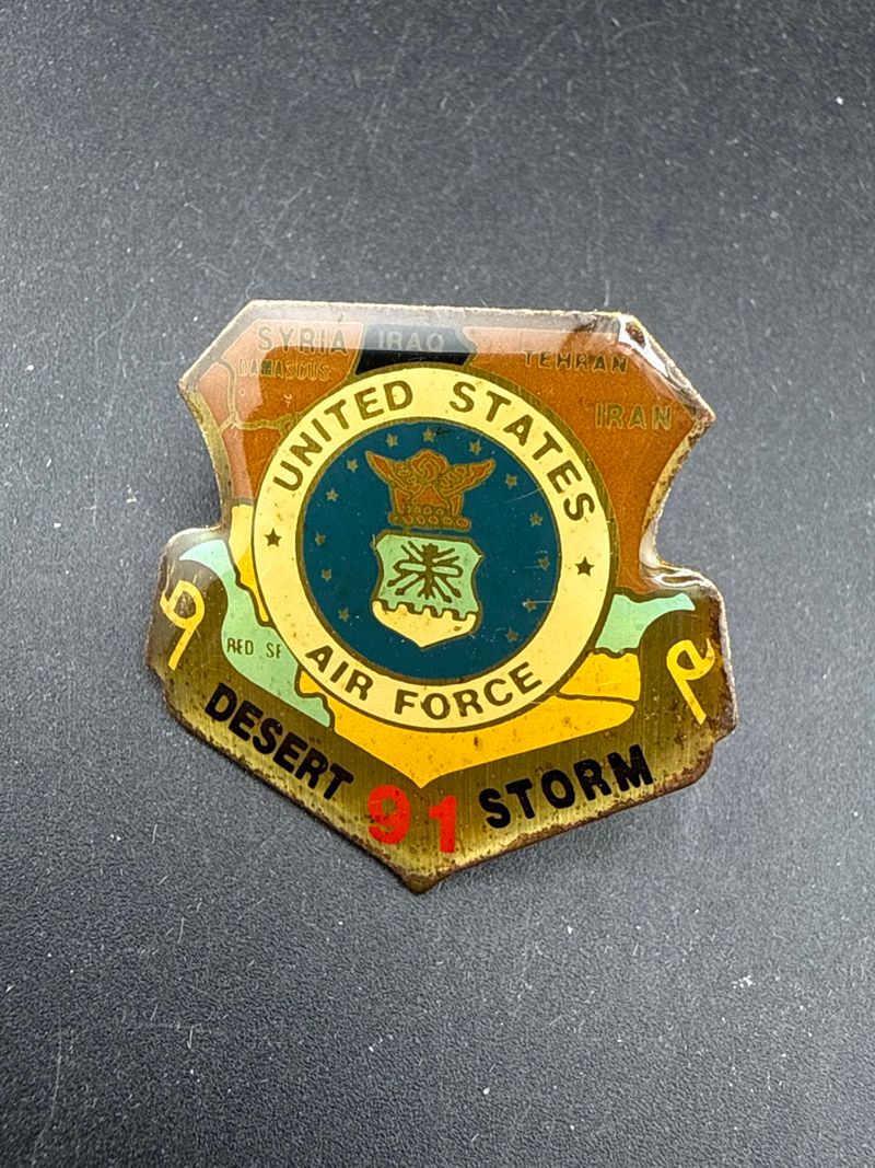 Operation Desert Storm 1991 USAF Enamel Lapel Pin - Image 1