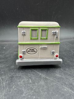 Department 56 Original Snow Village Farm House with Home Delivery Set - Image 14
