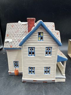 Department 56 Original Snow Village Farm House with Home Delivery Set - Image 5