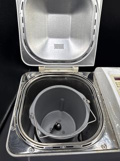 Welbilt Electric Bread Machine Model ABM2200T Countertop Appliance - Image 3