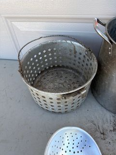 Outdoor Seafood Boil Stockpot Set with Strainer Basket and Skimmers - Image 4