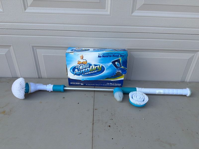 Mr Clean AutoDry Carwash System and Hurricane Spin Scrubber Set - Image 1