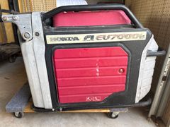 Honda EU7000is Inverter Generator with Fuel Injection and Manual - Image 1