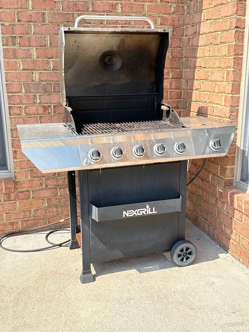 Nexgrill 5 Burner Outdoor Propane Gas Barbecue Grill With Manual - Image 1