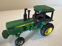 Ertl 1:64 Scale Diecast John Deere and Deutz-Allis Tractors - Image 7