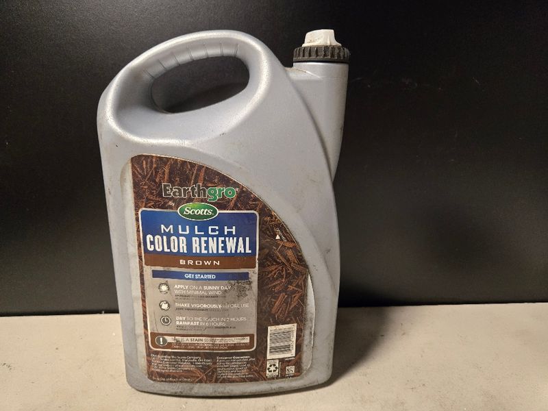 Mulch Color Renewal - Image 1