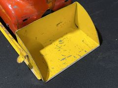 Lumar Contractors Truck - Image 4