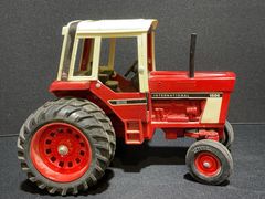 Ertl Tractor Pair - Image 2