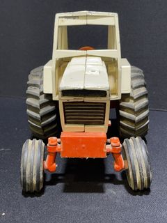 Ertl Tractor Pair - Image 11