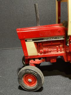 Ertl Tractor Pair - Image 5
