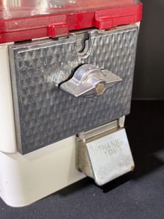 Coin Operated Candy Dispenser - Image 3