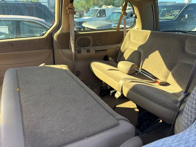 2000 Dodge Grand Caravan photo 4 of 6