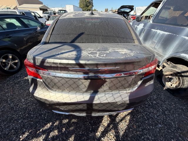 2013 CHRYSLER 200 photo 3 of 12
