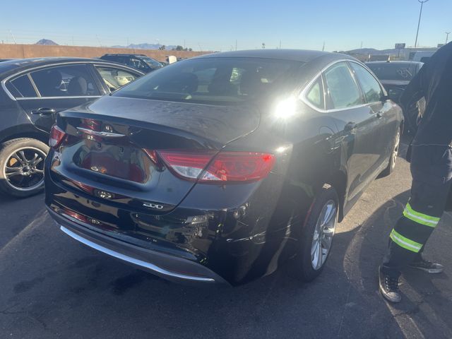 2016 Chrysler 200 photo 6 of 6