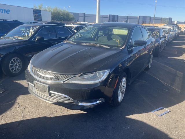 2016 Chrysler 200 photo 2 of 6