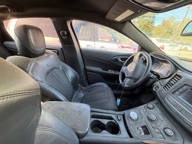 2015 CHRYSLER 200 photo 7 of 12