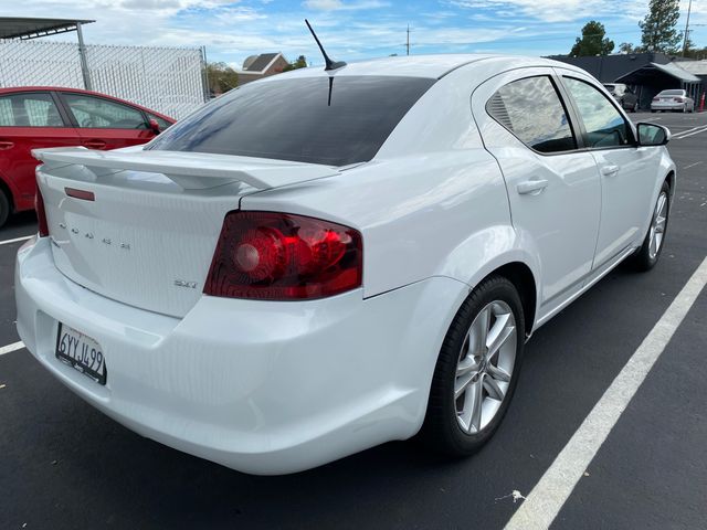 2013 Dodge Avenger photo 10 of 18