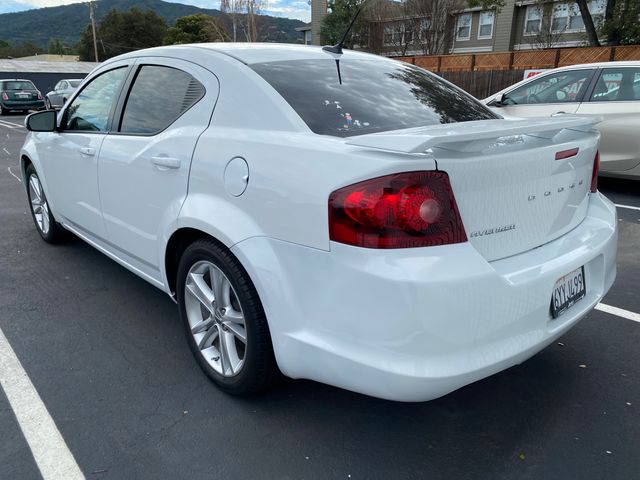 2013 Dodge Avenger photo 8 of 18