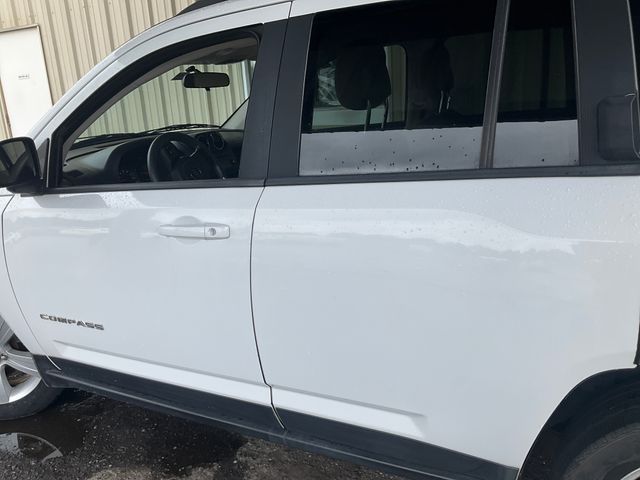 2012 JEEP Compass photo 8 of 13
