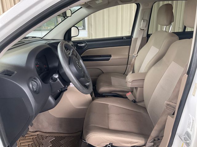 2012 JEEP Compass photo 10 of 13