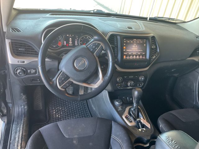 2015 JEEP Cherokee photo 13 of 14