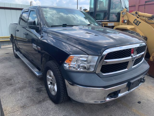 2015 RAM 1500 photo 2 of 7