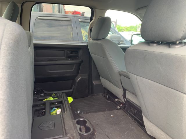 2014 RAM 1500 photo 4 of 9