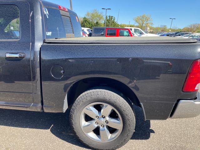 2017 RAM 1500 photo 4 of 17