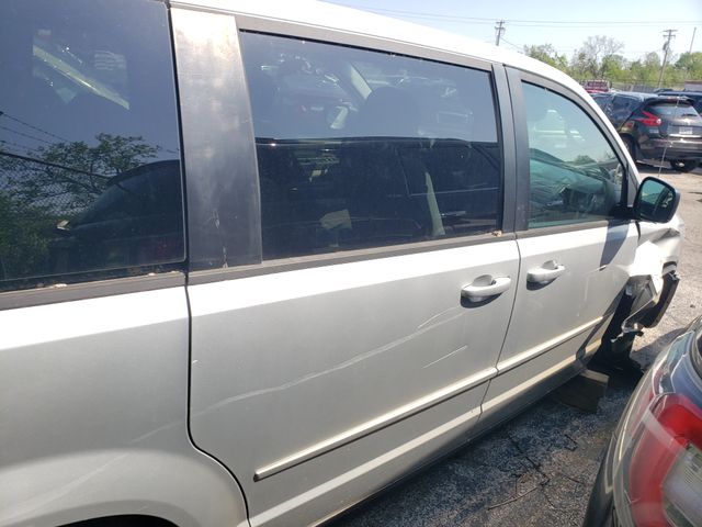 2009 DODGE Grand Caravan photo 4 of 9