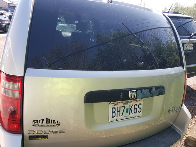2009 DODGE Grand Caravan photo 6 of 9