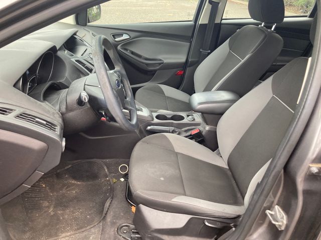 2014 Ford Focus photo 12 of 14