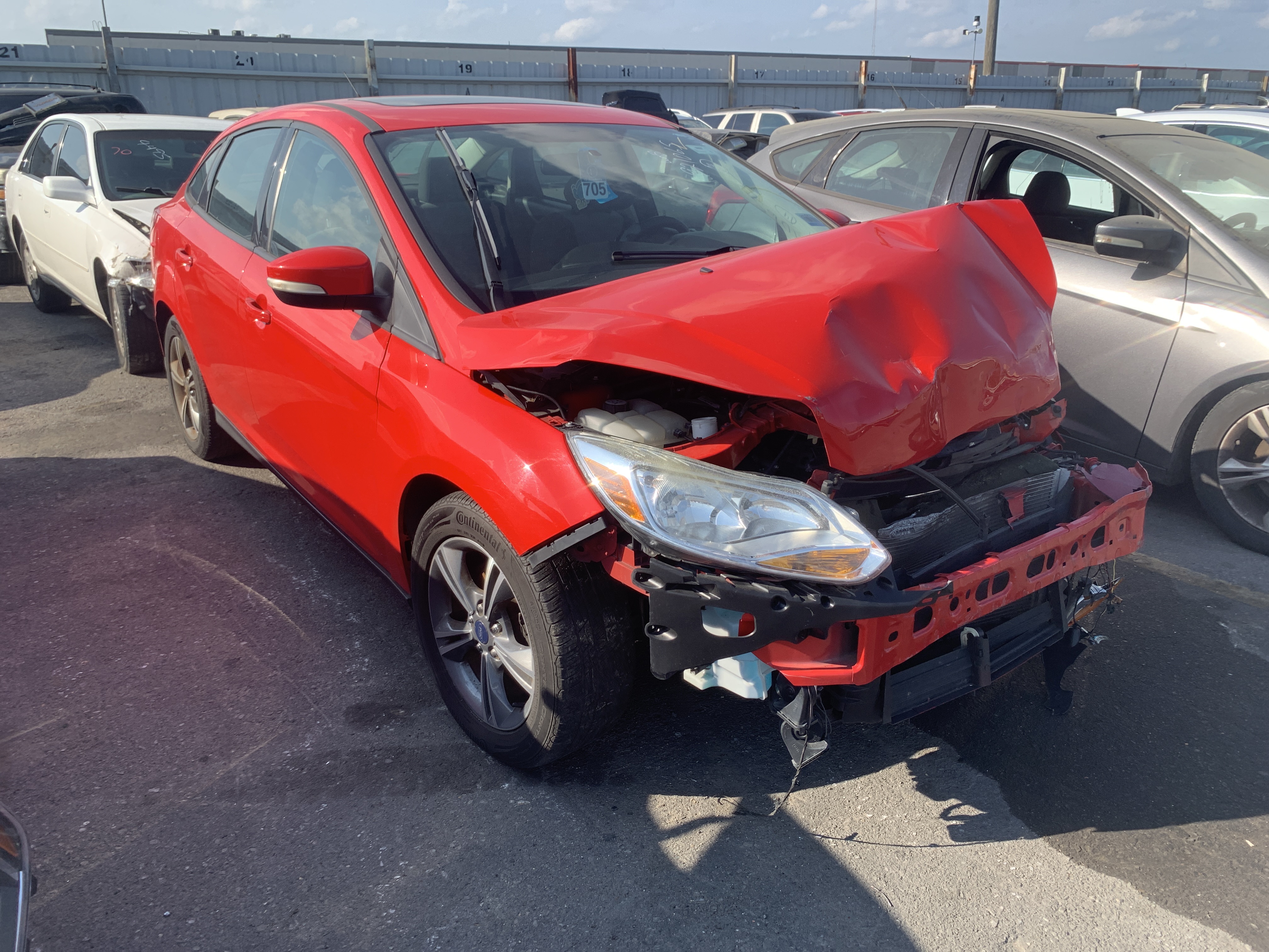 2014 FORD Focus photo 2 of 5