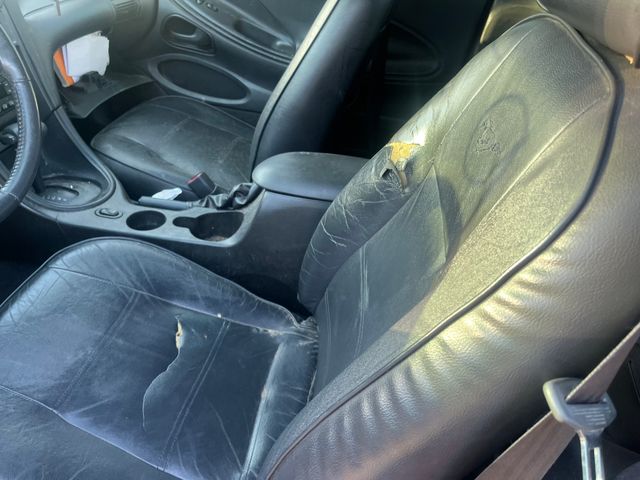 2004 Ford Mustang photo 3 of 6