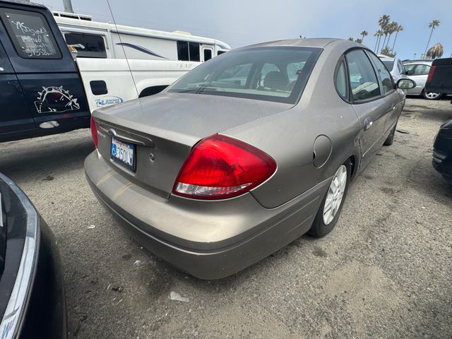 2007 Ford Taurus photo 3 of 5