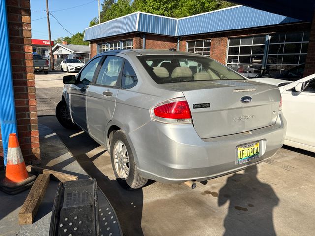 2010 FORD Focus photo 2 of 4